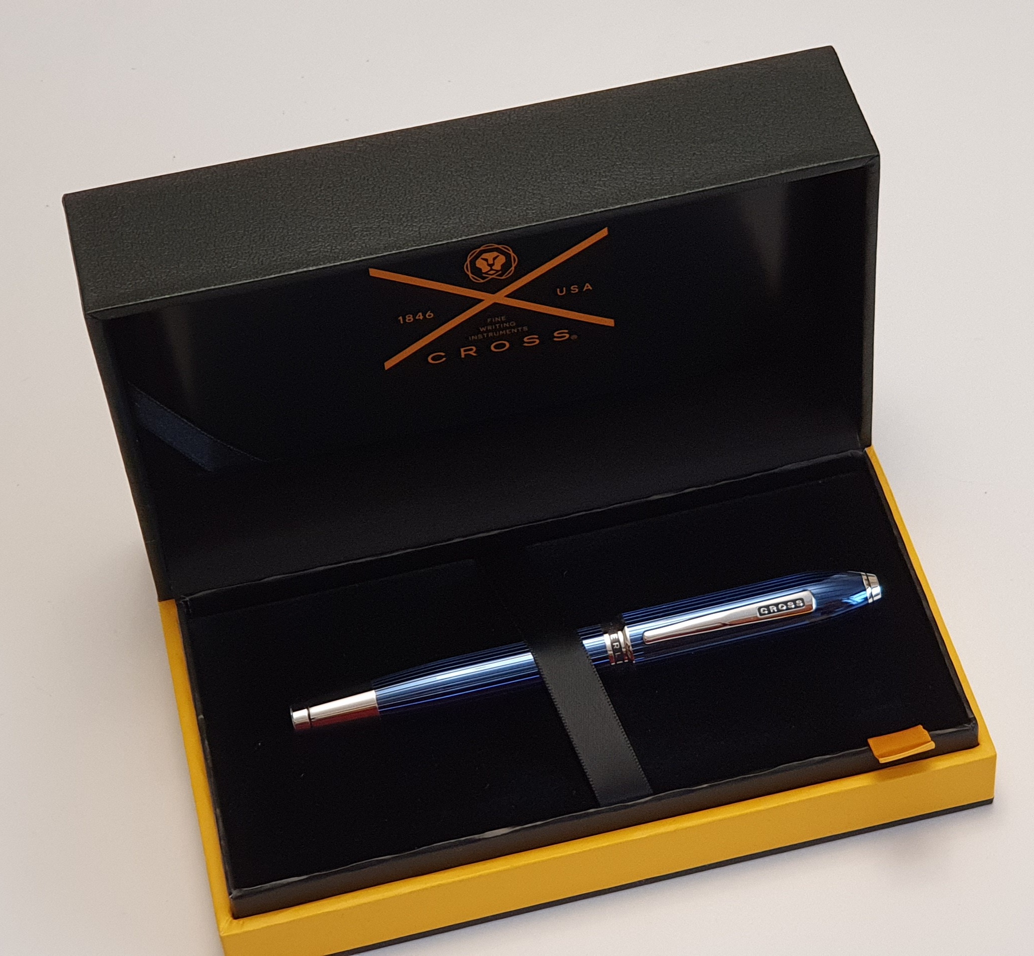 Early thoughts on the Cross Peerless 125, quartz blue fountain pen